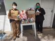 Batalhão da PM doa 270 kits com doces e chocolates para entidades que atendem crianças carentes da CIC, em Curitiba