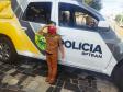 Policiais do BPTran visitam menino com Transtornos do Espectro Autista (TEA) em Curitiba