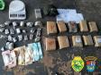 PM desencadeia Operação Rigidez em Mandaguari (PR), quatro pessoas acabam presas e uma pistola e mais de 4,2 quilos de drogas apreendidos