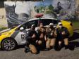 Policiais militares de Curitiba e de Pinhais se juntam e fazem surpresa para menina fã da PM