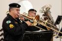 Apresentação da Banda de Música da PM em asilo muda rotina de idosos na Capital