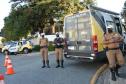 Em Curitiba, batalhão de trânsito reforça importância da denúncia e do combate ao abuso de crianças e adolescentes em blitz educativa