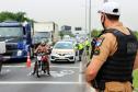 Polícia Militar participa de blitz educativa integrada da Semana Nacional do Trânsito na Linha Verde em Curitiba