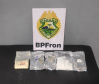 BPFRON apreende mais de 600 gramas de cocaína e 2,5 mil pacotes de cigarros no Oeste do estado