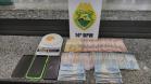  Em ações distintas, PM apreende quase 2 Kg de drogas e prende três homens por tráfico em Foz do Iguaçu.