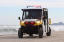 Veículo UTV na areia da praia de Matinhos