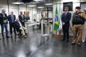 Os visitantes têm a chance de ver de perto documentos históricos 