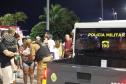 O policiamento ostensivo esteve presente nos locais de maior movimento, como praias, praças e eventos públicos, garantindo a segurança durante os shows e queima de fogos.