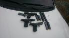Pistolas de uso restrito e carros roubados são apreendidos pela PM em São José dos Pinhais, na RMC

