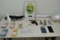 Em Ponta Grossa (PR), 11 pessoas são presas e mais de sete quilos de maconha são apreendidos pela PM