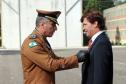 São Jose dos Pinhais, 20 de Maio de 2019. Solenidade alusiva ao Patrono da PMPR. Cel. Pericles, Comadante-Geral da PMPR, faz a entrega da Medalha Cel Sarmento a um dos agraciados.