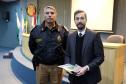 Foz do Iguaçu, 25 de julho de 2019. Simpósio de Operações Policiais Militares de Fronteira. Foto: Cel. QOPM Péricles de Matos, Comandante-Geral da PMPR, faz a entrega do certificado de agradecimento ao Exmo. Sr. Juiz Federal Dr. Gustavo Chies Cignachi.