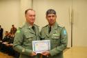 Curitiba, 02 de agosto de 2019. Formatura do CSP turma 2019. Foto: Cel  PM Lindomar Castilho Melo, Comandante-Geral da PM do Estado do Piauí, faz a entrega do Diploma ao Ten.-Cel. PM Paulo de Deus Barbosa da Mota, formando da Turma 2019 do CSP.