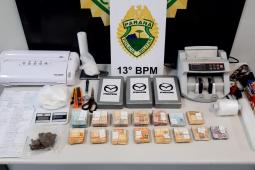 Em Curitiba, PM prende homem e apreende 3,7 quilos de cocaína, uma seladora a vácuo e mais de R$ 34 mil