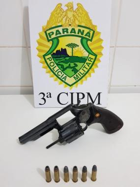 Homem é preso pela PM por violência doméstica e porte ilegal de arma de fogo em Santa Cruz de Monte Castelo (PR)