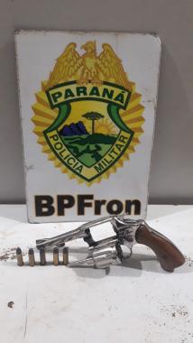 Homem é preso pelo BPFron por porte ilegal de arma de fogo em São José das Palmeiras (PR)