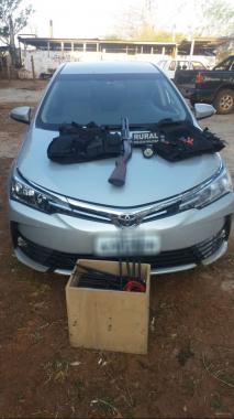 Em Campo Mourão (PR), PM apreende arma de fogo e recupera veículo furtado 