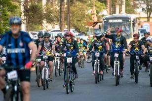 Batalhão da PM promove 2ª Volta Ciclística do 5º BPM em Londrina (PR), no Norte do estado