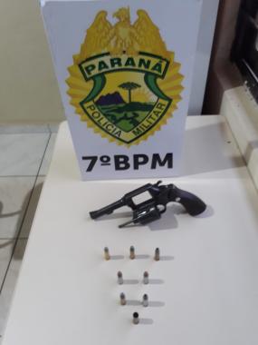 Operação contra o tráfico de drogas em Mariluz termina com dois presos e uma arma apreendida