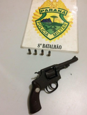 Em Paranavaí, PM apreende duas armas de fogo após denúncia