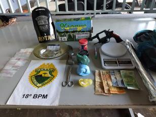 Em Assaí, PM prende homem por tráfico de drogas e retira de circulação maconha, crack e cocaín
