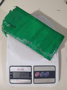 Quase 400 gramas de maconha são apreendidas em menos de duas horas em Terra Boa (PR)