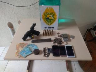 Três homens e uma mulher acabam presos e dinheiro, munições e uma arma de fogo são apreendidos em Pontal do Paraná