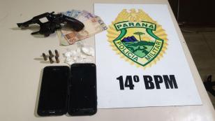 Homem é preso pela PM com arma de fogo e cocaína em Foz do Iguaçu, no Oeste do estado