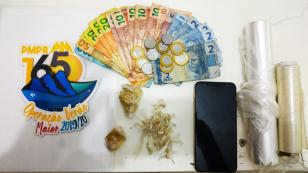 Em Guaratuba (PR), PM prende dupla e apreende mais de 40 pedras de crack durante patrulhamento