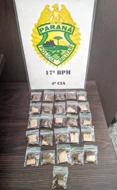 PM flagra rapaz com drogas e faz prisão em Fazenda Rio Grande, na RMC