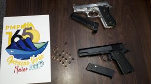 Durante Operação Barreira, PM prende um homem e apreende uma arma de fogo em Matinhos
