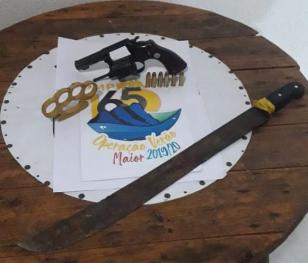 No Litoral do estado, PM prende trio e apreende armas durante briga generalizada