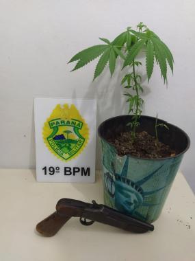 PM apreende arma de fogo e drogas em Ouro Verde do Oeste, no Oeste do Paraná