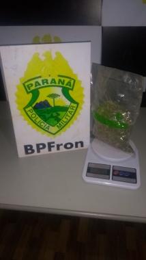 Durante patrulhamento, PM apreende um pacote com maconha no oeste do estado
