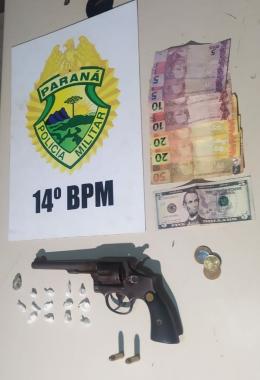 Em Foz do Iguaçu, no Oeste do estado, ROCAM encaminha duas pessoas e apreende arma de fogo e drogas