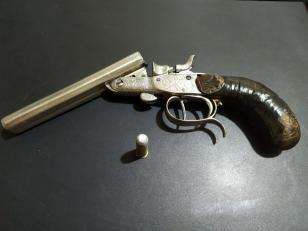 PM encaminha duas pessoas e apreendem uma arma de fogo no Noroeste do estado