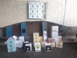 BPFron prende dois homens e apreende 196 garrafas de vinhos contrabandeados, arma de fogo e drogas em situações distintas no Oeste do estado