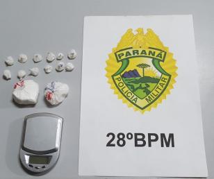 Na Lapa, PM apreende porções de cocaína e balança de precisão