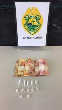 PM atende denúncia de tráfico de drogas e encaminha três suspeitos na CIC, em Curitiba