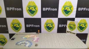 Batalhão da Fronteira cumpre um Mandado de Prisão e apreende mais de 200 porções de crack, em ações separadas, no Oeste do Paraná