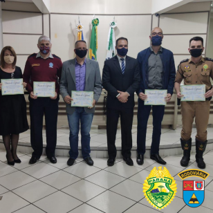 Policiais rodoviários recebem Moção de Aplauso em Francisco Beltrão (PR)