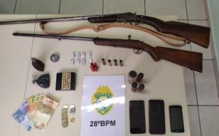 Em Quitandinha (PR), PM prende quatro pessoas e apreende um rifle e uma espingarda