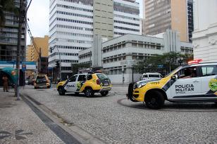 Arma de fogo é apreendida e 17 pessoas são encaminhadas durante a Operação Saturação em Curitiba