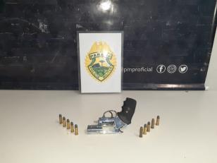 Revólver é apreendido pela ROCAM durante abordagem no Alto Boqueirão, em Curitiba