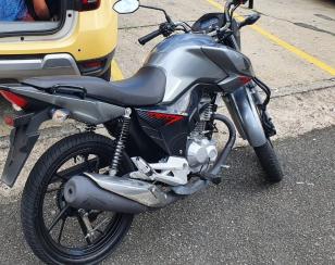 Radiopatrulha da PM recupera moto roubada no Cajuru, em Curitiba