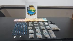 Denúncia auxilia equipe ROCAM a localizar ponto de venda de droga em Martinhos; três são presos