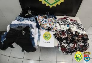 PM flagra roubo a loja e recupera objetos na CIC, em Curitiba