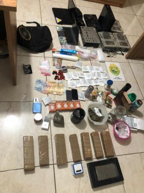 Arma de fogo, maconha e haxixe são apreendidos durante a Operação Resposta II em Ubiratã (PR), no Noroeste do estado