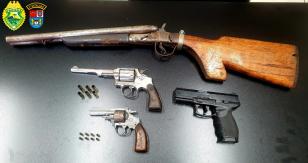 Ao atender roubo, PM de Mangueirinha (PR) recupera dinheiro e apreende três armas de fogo
