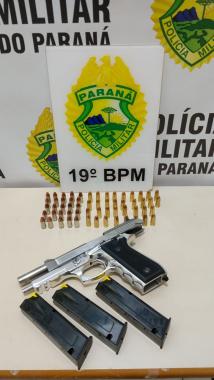 PM prende homem e apreende arma de fogo e 59 munições em Toledo (PR)